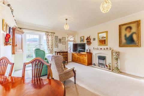 2 bedroom retirement property for sale, Defford Road, Pershore WR10