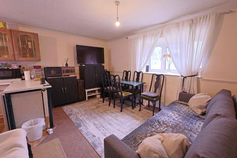 1 bedroom flat for sale, Burrell Close, Edgware, Greater London, HA8