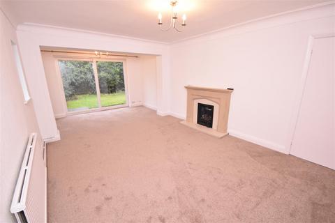 3 bedroom detached house to rent, Briarfield Road, Heswall