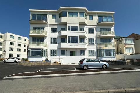 1 bedroom flat for sale, Teynham House, Marine Drive, Saltdean, BN2 8LZ