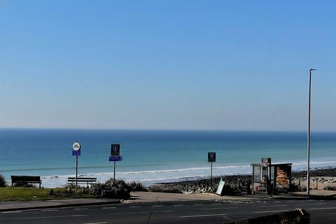 1 bedroom flat for sale, Teynham House, Marine Drive, Saltdean, BN2 8LZ