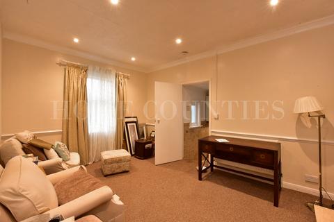 2 bedroom apartment for sale, Southgate Road, Potters Bar, EN6