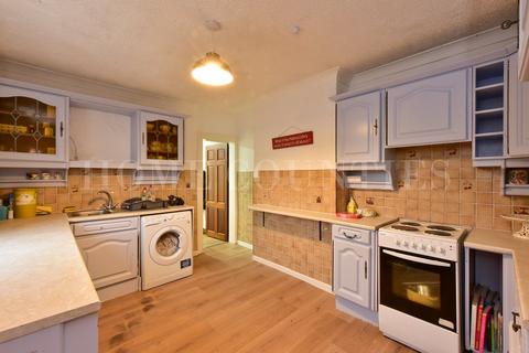 2 bedroom apartment for sale, Southgate Road, Potters Bar, EN6