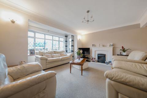 4 bedroom detached house for sale, Warren Road, Ickenham, Uxbridge