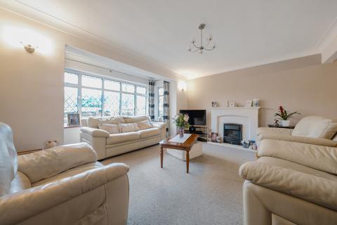 49 Warren Road, Ickenham, Uxbridge, UB10 8AD