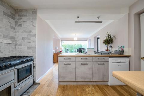 49 Warren Road, Ickenham, Uxbridge, UB10 8AD