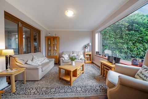 49 Warren Road, Ickenham, Uxbridge, UB10 8AD