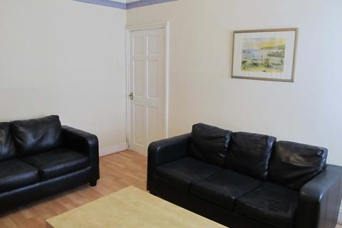 2 bedroom ground floor flat to rent, Balmoral Terrace, Tyne and Wear NE6