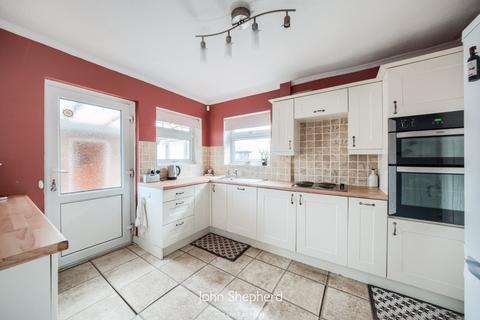 3 bedroom semi-detached house for sale, Tanhouse Farm Road, Solihull, West Midlands, B92