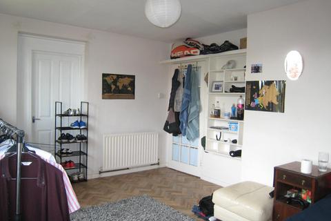 3 bedroom flat to rent, Bromley Road, Brighton BN2