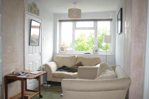 3 bedroom flat to rent, Bromley Road, Brighton BN2