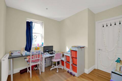 Flat 5, 2 Lothair Road, London, W5 4TA