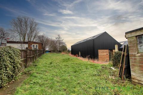 3 bedroom semi-detached house for sale, Jubilee Crescent, Chesterfield S43