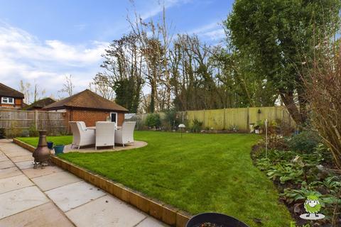 4 bedroom detached house for sale, Lovegroves, Chineham, Basingstoke, Hampshire, RG24