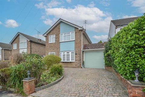 3 bedroom detached house for sale, Mascalls Lane, Brentwood