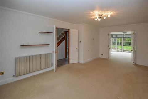 3 bedroom detached house for sale, Mascalls Lane, Brentwood