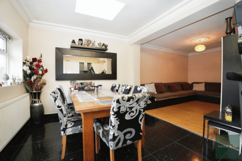 4 bedroom terraced house for sale, Priestley Gardens, CHADWELL HEATH, RM6