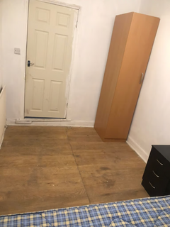 1 bedroom in a house share to rent, Sandbach Road, Stoke-on-Trent ST6