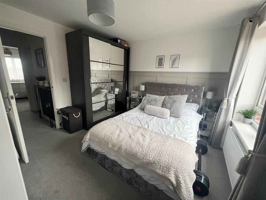 9 crystal cresent bed 1 b.jpg