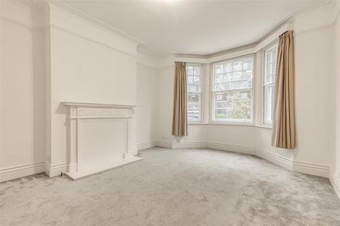 3 bedroom flat to rent, Riverview Gardens, London