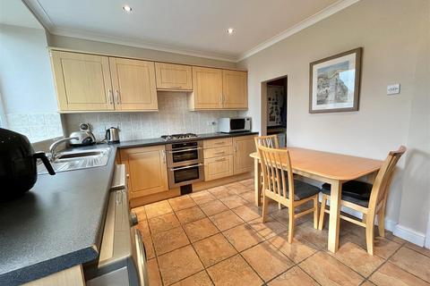 3 bedroom terraced house for sale, Queen Street, Hadfield, Glossop