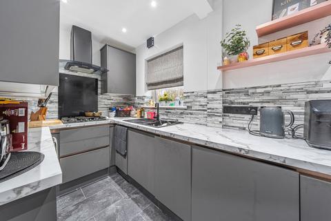 2 bedroom end of terrace house for sale, Grangemill Road, London