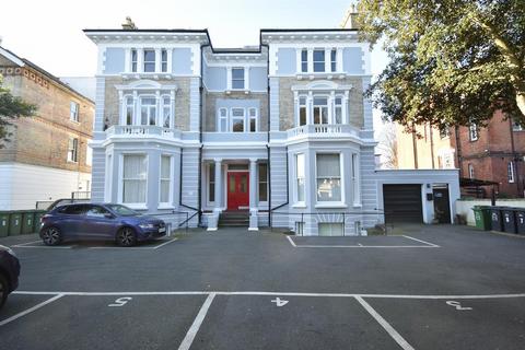 2 bedroom apartment to rent, Upper Maze Hill, St. Leonards-On-Sea TN38