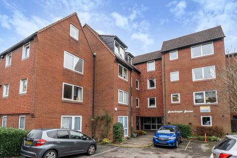 1 bedroom apartment for sale, Oakdene Close, Pinner, Middlesex