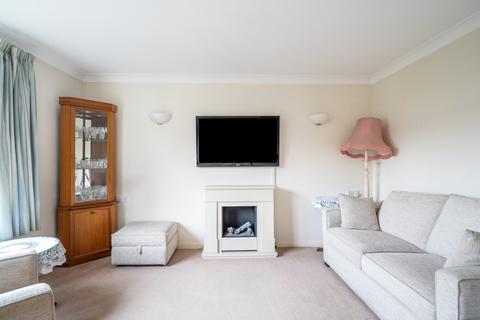 1 bedroom apartment for sale, Oakdene Close, Pinner, Middlesex