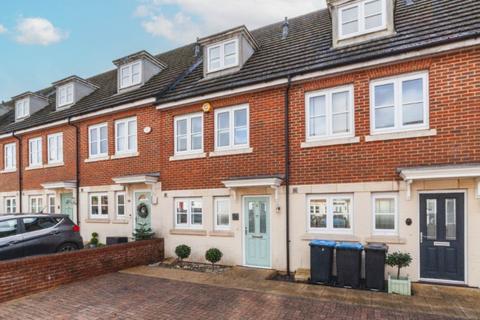 3 bedroom terraced house for sale, Moberly Way, Kenley