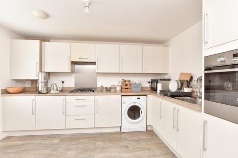 Bourne Avenue, Horley, Surrey
