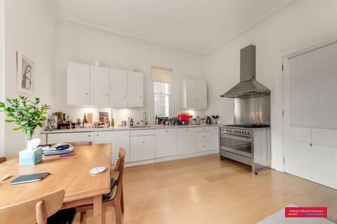 2 bedroom apartment to rent, Blenheim Crescent Holland Park W11