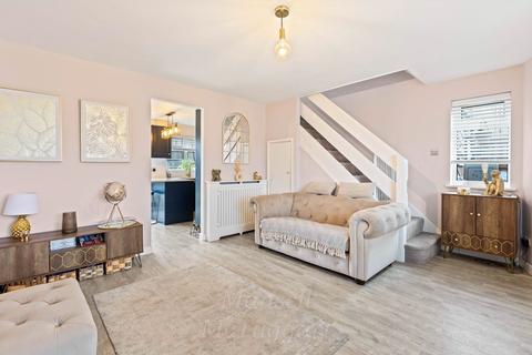 42 Cavalier Way, East Grinstead, RH19 4SE