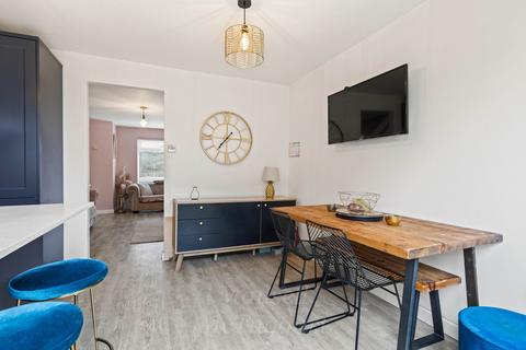 42 Cavalier Way, East Grinstead, RH19 4SE