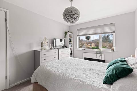 42 Cavalier Way, East Grinstead, RH19 4SE