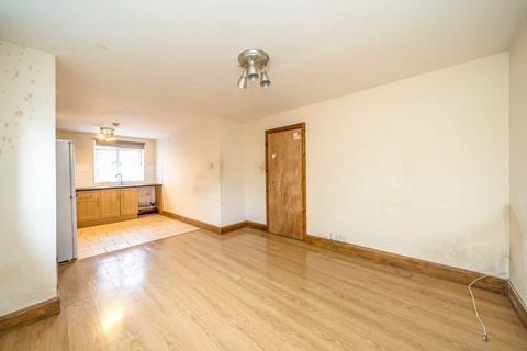 2 bedroom flat for sale, East Acton Lane, London W3