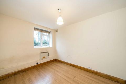 2 bedroom flat for sale, East Acton Lane, London W3