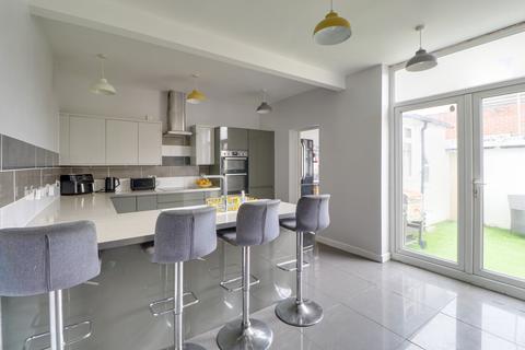 3 bedroom end of terrace house for sale, Chichester Road, Portsmouth