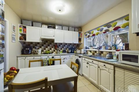 40 Elmside, New Addington, Croydon, CR0 9DU