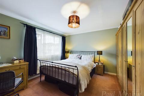 40 Elmside, New Addington, Croydon, CR0 9DU
