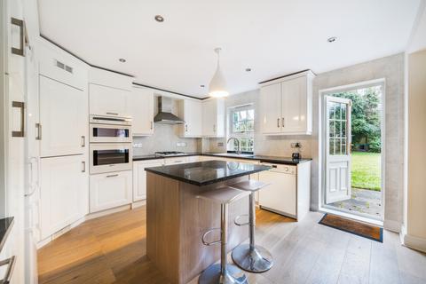 5 Burleigh Park, Cobham, KT11 2DU