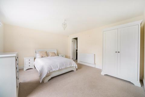 5 Burleigh Park, Cobham, KT11 2DU