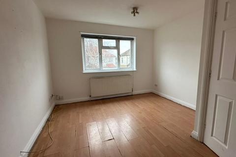 2 bedroom flat for sale, Flat 4, 90 Meopham Road, Mitcham, Surrey, CR4 1BJ