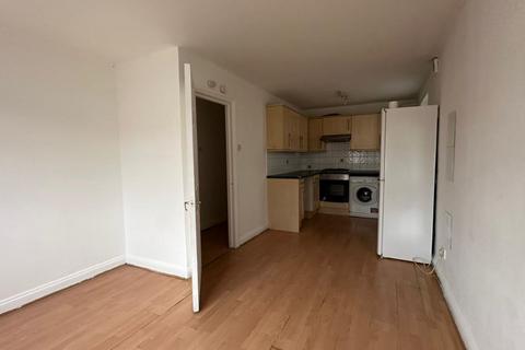 2 bedroom flat for sale, Flat 4, 90 Meopham Road, Mitcham, Surrey, CR4 1BJ