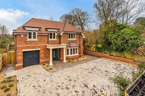 5 bedroom detached house for sale, HIGHLANDS ROAD, LEATHERHEAD KT22