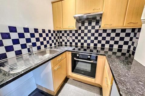 2 bedroom flat for sale, Pevensey Road, Eastbourne