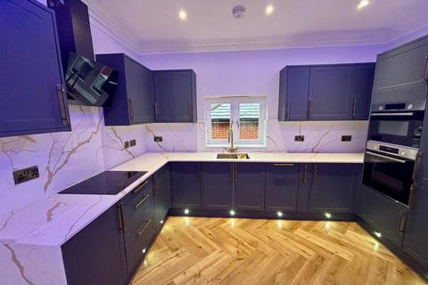 2 bedroom apartment for sale, Fleet Road, Fleet GU51