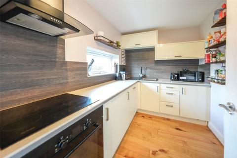 2 bedroom ground floor flat for sale, North Side, Gateshead, NE8