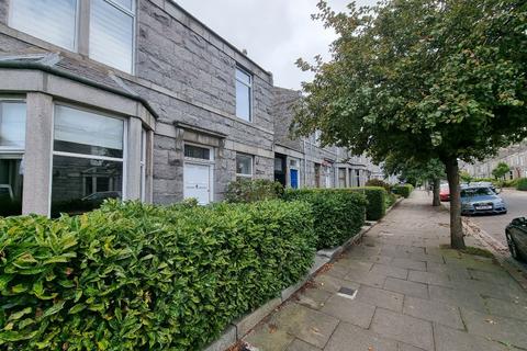 2 bedroom flat to rent, Mile End Avenue, Aberdeen, AB15