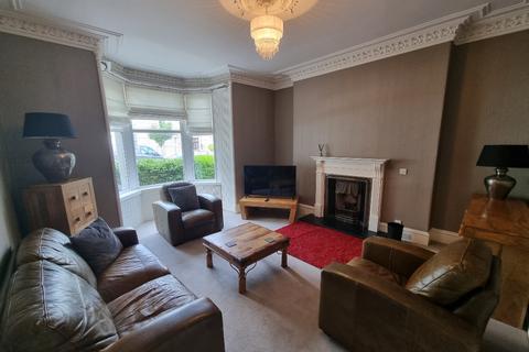 2 bedroom flat to rent, Mile End Avenue, Aberdeen, AB15